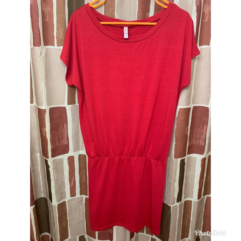 Red loose dress
